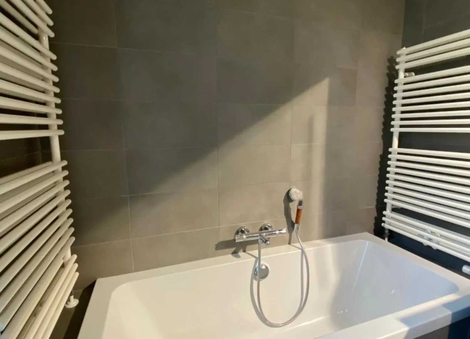 Апартаменты Appartement Residentiel Tour Et Taxis Et Parking Брюссель